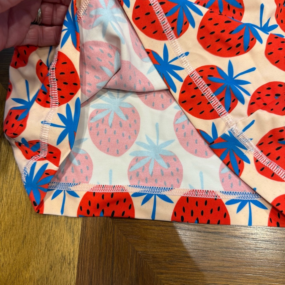 Hanna Andersson Red & Blue Strawberry Rashguard flaw - Picture 3 of 6